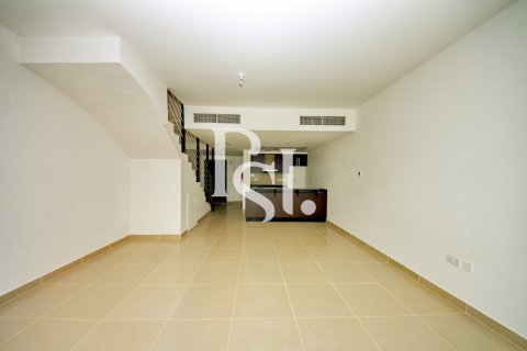 Al Reef、Abu Dhabi、UAEにあるマンション 2ベッドルーム、114 m2 No731774