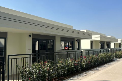 Huoneisto HOLLAND GARDENS RESIDENCE Town Square, Dubai, Arabiemiraatit 3 makuuhuonetta, 217 m2 № 696481 - kuva 3