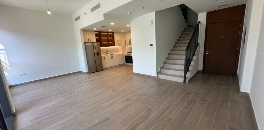 Huoneisto HOLLAND GARDENS RESIDENCE Town Square, Dubai, Arabiemiraatit 3 makuuhuonetta, 217 m2 № 696481