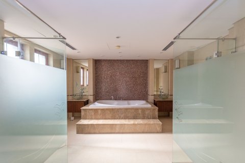 Jumeirah Islands, Dubai, संयुक्त अरब अमीरात में विला, 5 बेडरूम, 785 वर्ग मीटर, संख्या 706787 - फ़ोटो 17