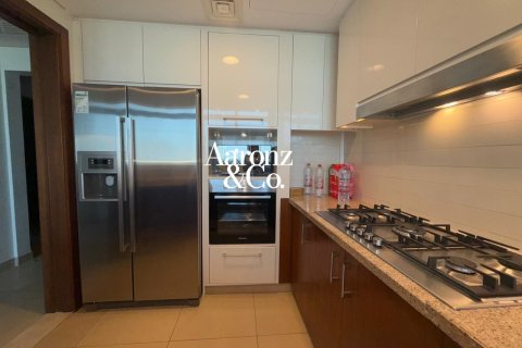 Apartamento para arrendamento em Downtown Dubai (Downtown Burj Dubai), Dubai, EAU 3 quartos, 166 m2 № 714187 - foto 17