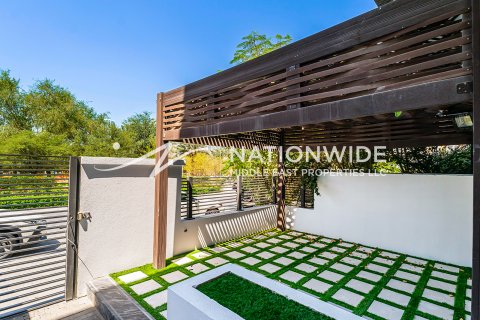 Villa zum Verkauf in Dubai, VAE 4 Schlafzimmer, 166 m2 Nr. 659922 - Foto 5