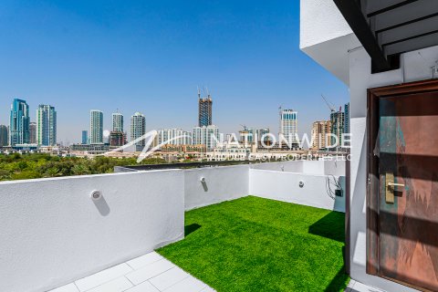 Villa zum Verkauf in Dubai, VAE 4 Schlafzimmer, 166 m2 Nr. 659922 - Foto 3