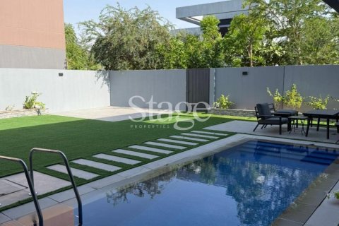 Villa te koop in Tilal City, Sharjah, VAE 4 slaapkamers, 465 vr.m., nr 752125 - foto 2