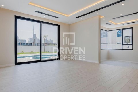 Vilë në Jumeirah, Dubai, Emiratet e Bashkuara Arabe 5 dhoma gjumi, 341.6 m2. № 746355 - Foto 17