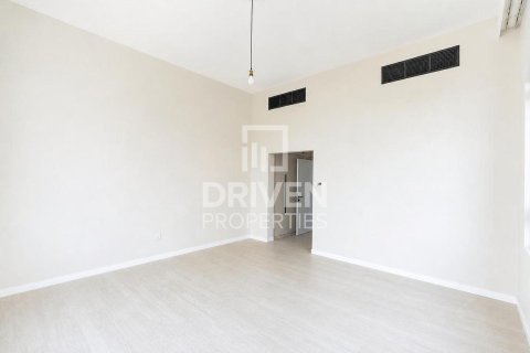 Vilë në Jumeirah, Dubai, Emiratet e Bashkuara Arabe 5 dhoma gjumi, 341.6 m2. № 746355 - Foto 12