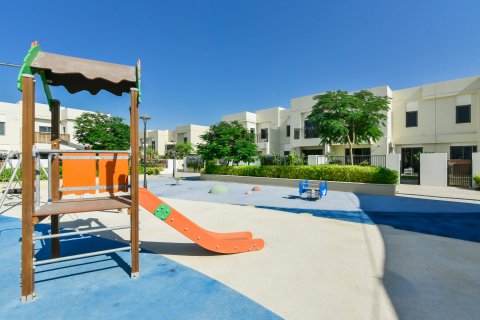 Villetta a schiera in vendita a Dubai, EAU 3 camere da letto, 190 mq. № 700155 - foto 8