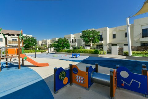 Villetta a schiera in vendita a Dubai, EAU 3 camere da letto, 190 mq. № 700155 - foto 9