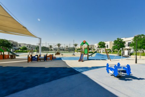 Villetta a schiera in vendita a Dubai, EAU 3 camere da letto, 190 mq. № 700155 - foto 11