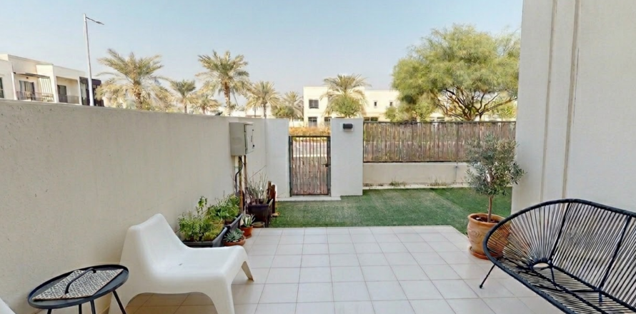 Casa urbana em Dubai, EAU 3 quartos, 190 m2 № 700155