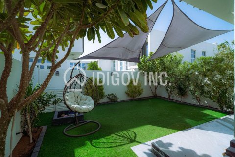 Müüa ridamaja asukohaga DAMAC Hills (Akoya by DAMAC), Dubai, AÜE: 3 magamistoaga, 199 m² Nr 647317 - pilt 1
