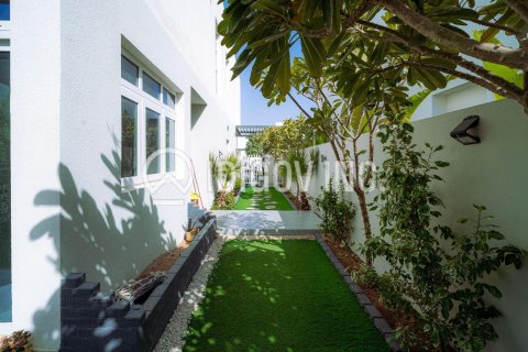 Müüa ridamaja asukohaga DAMAC Hills (Akoya by DAMAC), Dubai, AÜE: 3 magamistoaga, 199 m² Nr 647317 - pilt 26