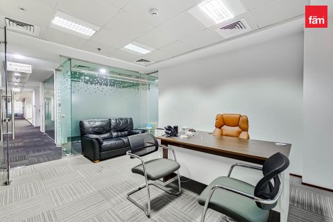 Propriedade comercial para venda em Dubai, EAU 1128.4 m2 № 669853 - foto 13