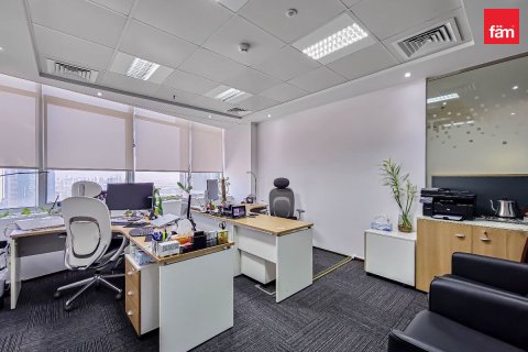 Propriedade comercial para venda em Dubai, EAU 1128.4 m2 № 669853 - foto 15