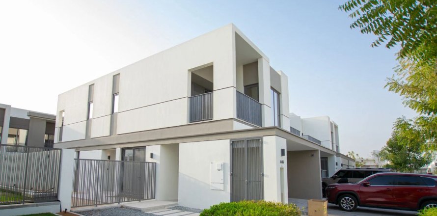 Kaupunkipientalo Tilal Al Ghaf, Dubai, Arabiemiraatit 4 makuuhuonetta, 227.5 m2 № 669854