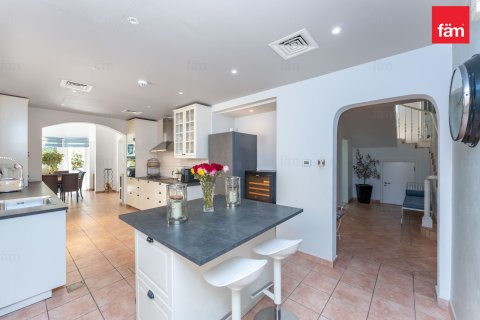 Kaupunkipientalo Dubai, Arabiemiraatit 3 makuuhuonetta, 375 m2 № 695163 - kuva 5