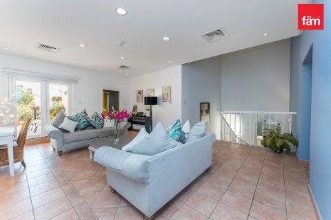 Kaupunkipientalo Dubai, Arabiemiraatit 3 makuuhuonetta, 375 m2 № 695163 - kuva 18