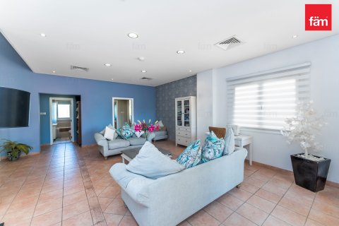 Kaupunkipientalo Dubai, Arabiemiraatit 3 makuuhuonetta, 375 m2 № 695163 - kuva 17