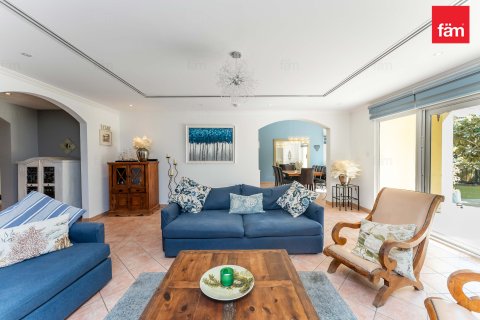 Kaupunkipientalo Dubai, Arabiemiraatit 3 makuuhuonetta, 375 m2 № 695163 - kuva 3