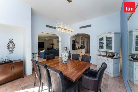 Kaupunkipientalo Dubai, Arabiemiraatit 3 makuuhuonetta, 375 m2 № 695163 - kuva 9