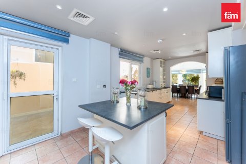 Kaupunkipientalo Dubai, Arabiemiraatit 3 makuuhuonetta, 375 m2 № 695163 - kuva 12