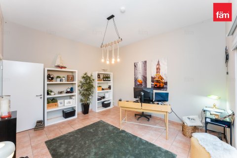 Kaupunkipientalo Dubai, Arabiemiraatit 3 makuuhuonetta, 375 m2 № 695163 - kuva 24