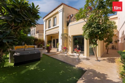 Kaupunkipientalo Dubai, Arabiemiraatit 3 makuuhuonetta, 375 m2 № 695163