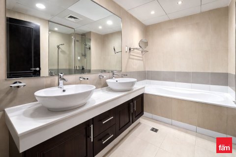 Apartment in Dubai, UAE 2 bedrooms, 123.7 sq.m. № 695160 - photo 13