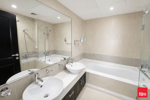 Apartment in Dubai, UAE 2 bedrooms, 123.7 sq.m. № 695160 - photo 11