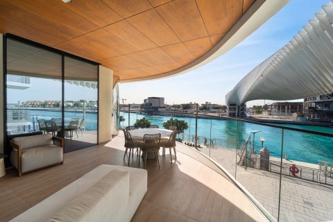 Apartman u Jumeirah, Dubai, UAE 4 spavaćih soba, 516 m2 Br. 696239 - fotografija 18