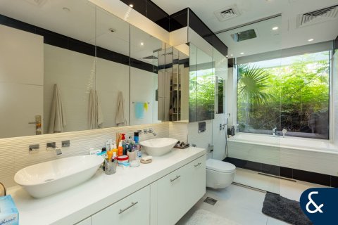 Apartment in ASHJAR APARTMENTS in Al Barari, Dubai, UAE 2 bedrooms, 231 sq.m. № 698451 - photo 9