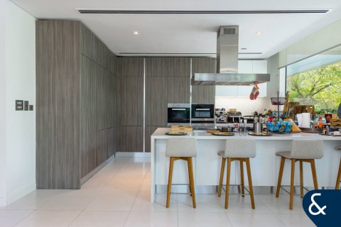 Apartment in ASHJAR APARTMENTS in Al Barari, Dubai, UAE 2 bedrooms, 231 sq.m. № 698451 - photo 3