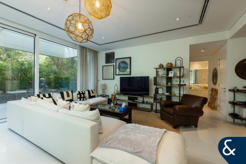 Apartment in ASHJAR APARTMENTS in Al Barari, Dubai, UAE 2 bedrooms, 231 sq.m. № 698451 - photo 2