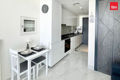 Apartment til salg i Dubai Studio City, Dubai, UAE 32.6 kvm № 727380 - foto 2