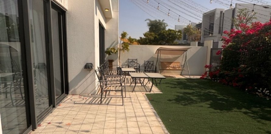 Villa em Dubai, EAU 4 quartos, 250 m2 № 659202