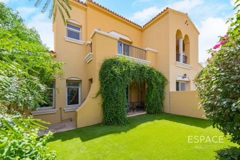 Villa en venta en Arabian Ranches, Dubai, EAU 2 dormitorios, 175 m2 № 649738 - foto 1