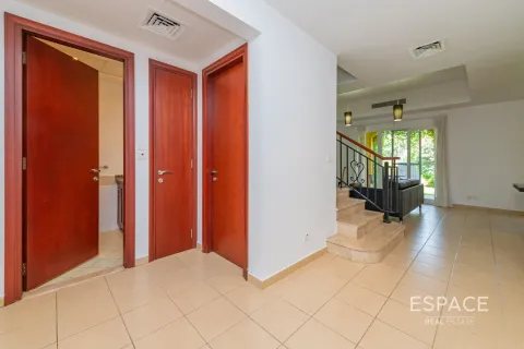 Villa en venta en Arabian Ranches, Dubai, EAU 2 dormitorios, 175 m2 № 649738 - foto 4
