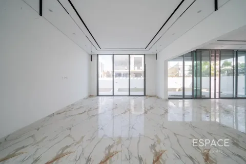 Villa til salgs i Jumeirah Park, Dubai, Emiratene 5 soverom, 390 kvm Nr. 649741 - Foto 2