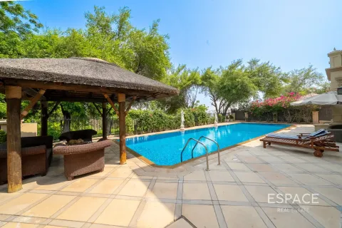 Vila di Jumeirah Islands, Dubai, UAE 4 bilik tidur, 502 meter persegi № 649739 - foto 18