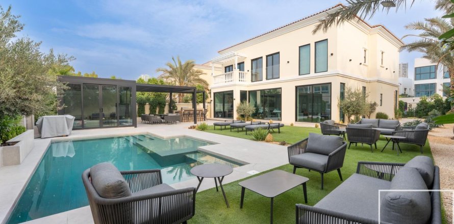 Villa à Jumeirah Village Triangle, Dubai, EAU: 4 chambres, 712.57 m2 № 747514