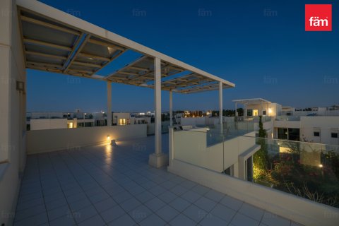 Vila v Dubai, SAE 4 spálne, 217 m2 č. 679766 - Fotografia 4
