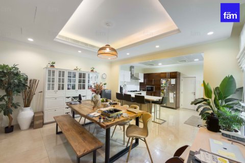 Vila v Dubai, SAE 4 spálne, 217 m2 č. 679766 - Fotografia 12