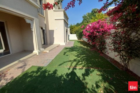 Vilă de închiriat în Dubai, EAU 5 dormitoare, 583.6 mp.  №689426 - poză 2
