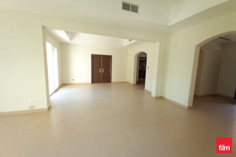 Vilă de închiriat în Dubai, EAU 5 dormitoare, 583.6 mp.  №689426 - poză 6