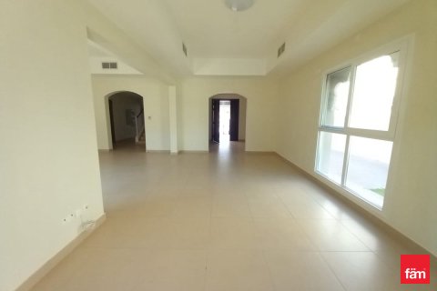 Vilă de închiriat în Dubai, EAU 5 dormitoare, 583.6 mp.  №689426 - poză 4