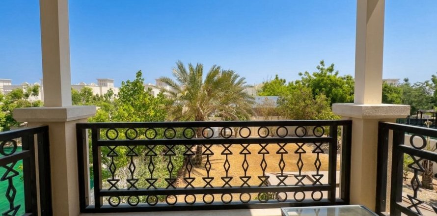 Dubai、UAEにあるヴィラ 2ベッドルーム、767 m2 No722111