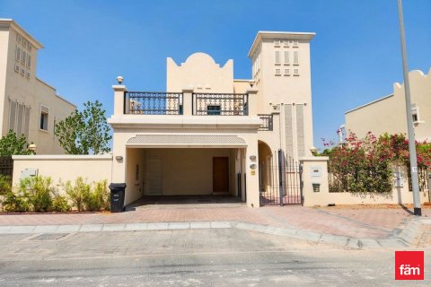 Vila u Dubai, UAE 767 m2, 2 spavaćih soba Br. 722111