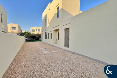 Villa in Reem, Dubai, UAE 3 bedrooms, 236 sq.m. № 671426 - photo 4