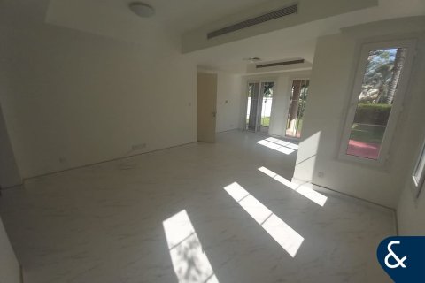 Villa in The Springs, Dubai, UAE 3 bedrooms, 251 sq.m. № 671424 - photo 7
