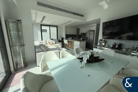 Villa in Dubai Land, Dubai, UAE 4 bedrooms, 216 sq.m. № 671422 - photo 4